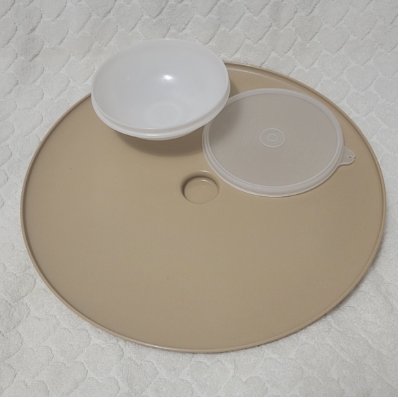 🎋Tupperware Chip & Dip Server Tray - Picture 3 of 4